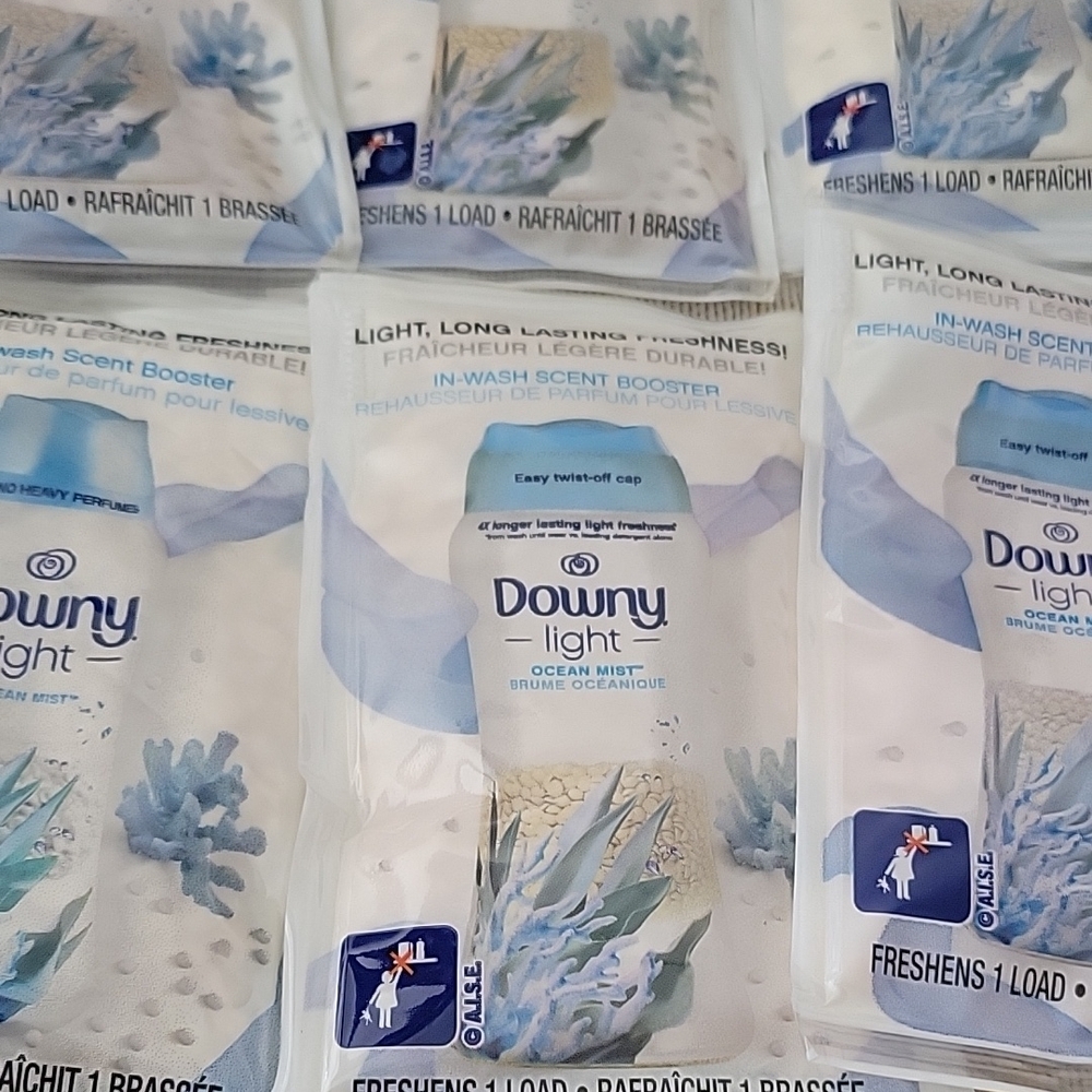 Downy Light Ocean Mist Scent Booster